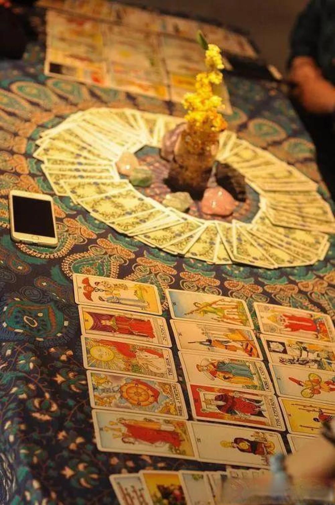 问问塔罗牌占卜感情避坑指南配图