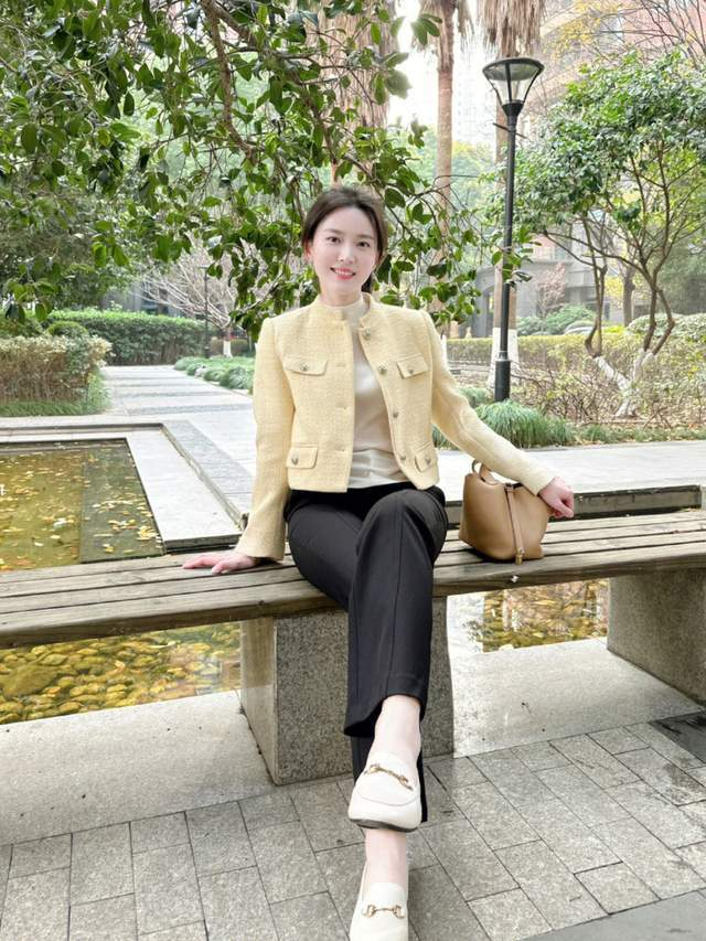 小香风外套内搭搭配