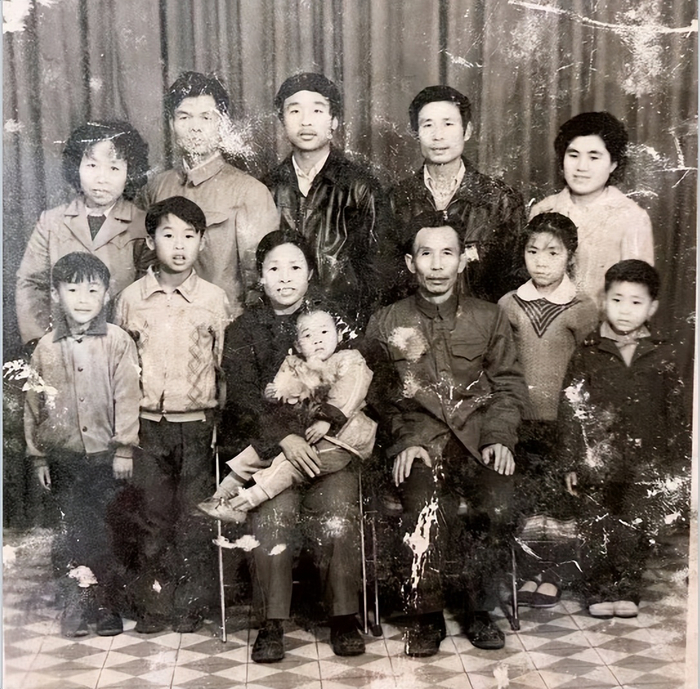 我的家族 爷爷奶奶老照片 家族记忆 翻看旧相册