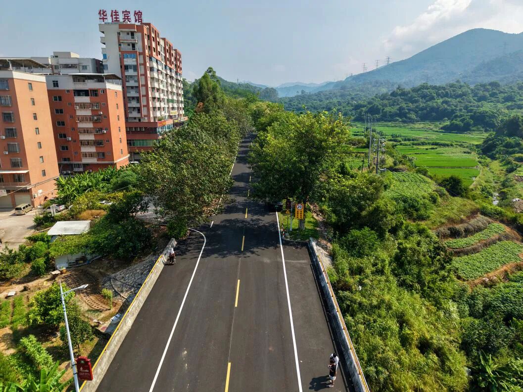 乡村道路(Rural Roads)通村公路 校车开进村 农村出行变化