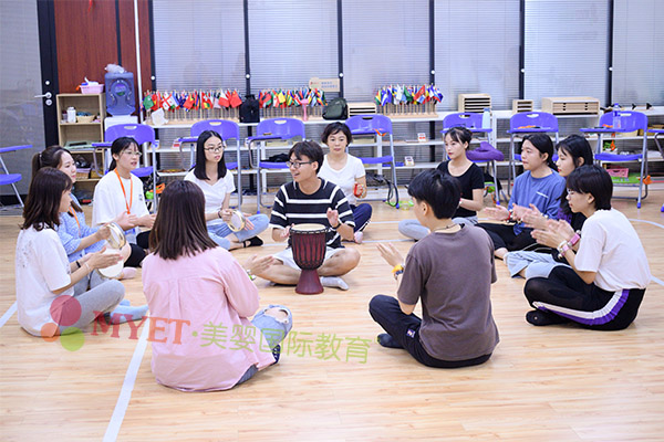 IRO奥尔夫音乐课堂实操教学场景配图