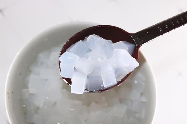 椰果原料制作过程与家常椰果甜品成品图