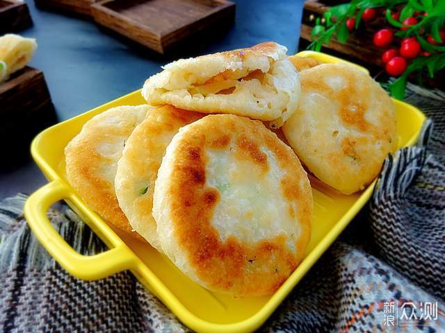 烧饼 平底锅烙制火候外酥里软出锅效果图