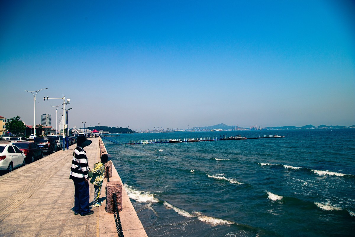 烟台出行海边景区停车避堵实拍