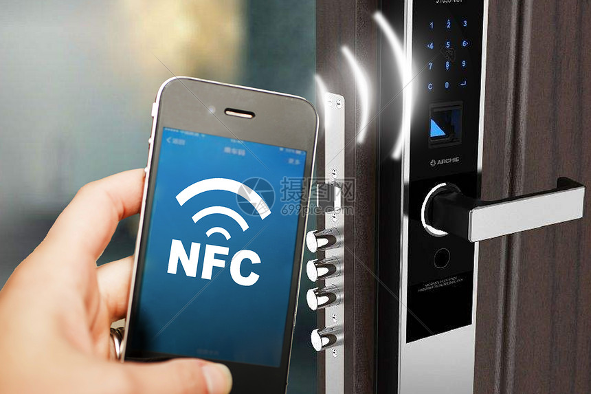 NFC开门手机贴门禁读卡器刷卡瞬间实拍图