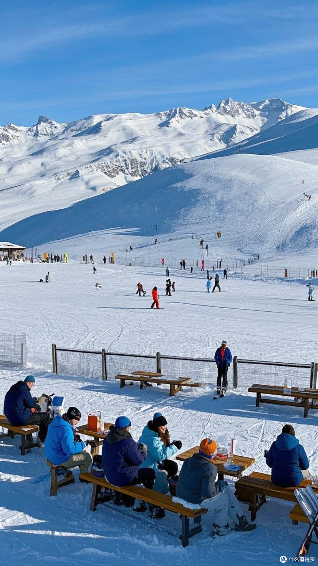 冰城+冬季旅游穿衣保暖 游客雪地游玩实拍