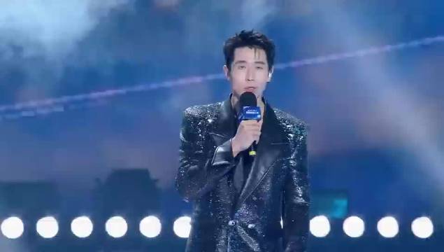 星艺人出道舞台表演