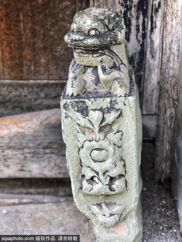 北京街巷胡同门墩砖雕细节拍照