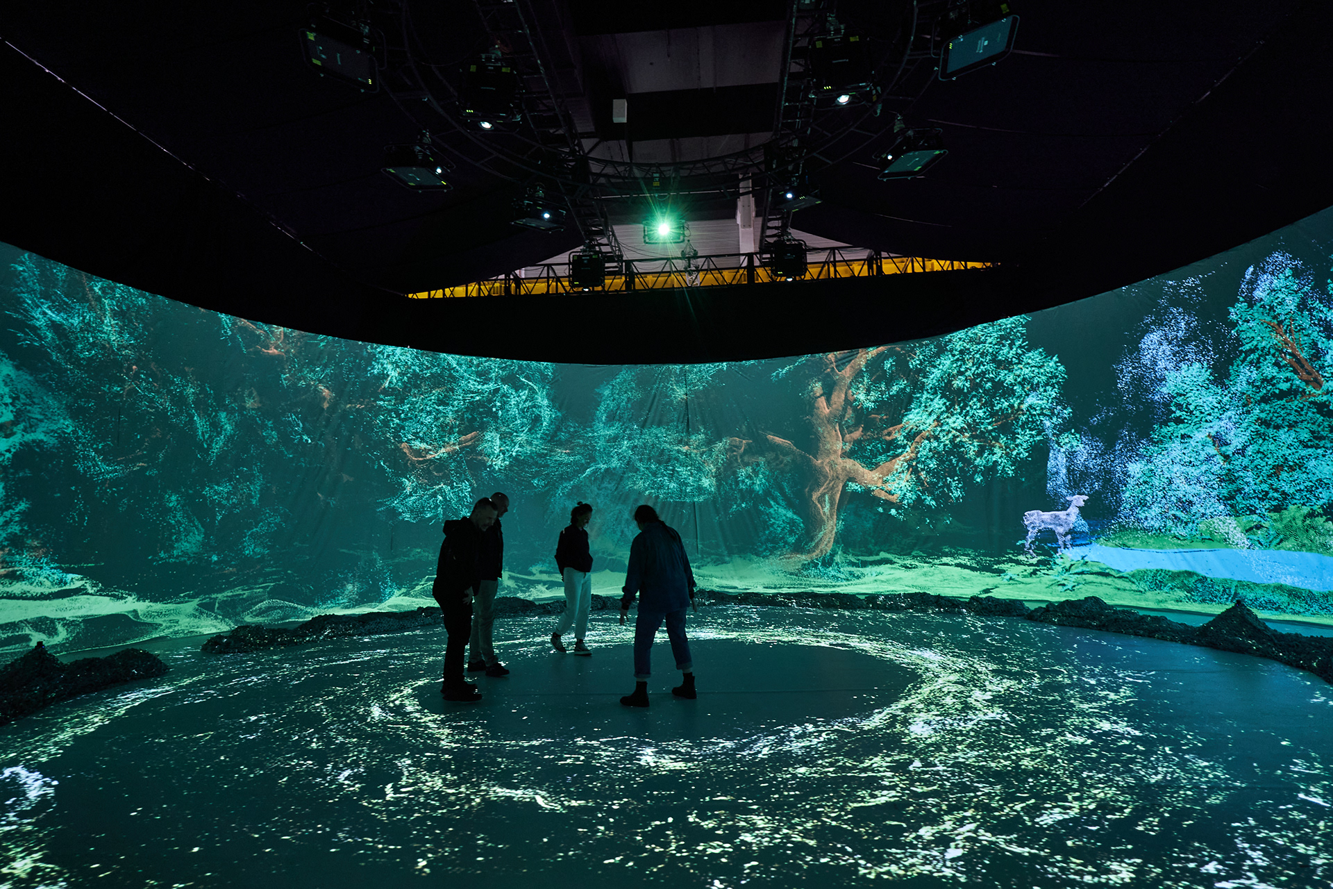 未来洞FutureCave沉浸式体验攻略内部光影场景与拍照机位实拍图