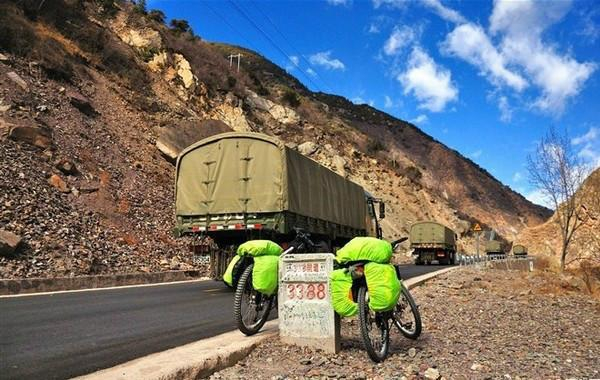 318运动带娃骑行川藏线翻山高反应对